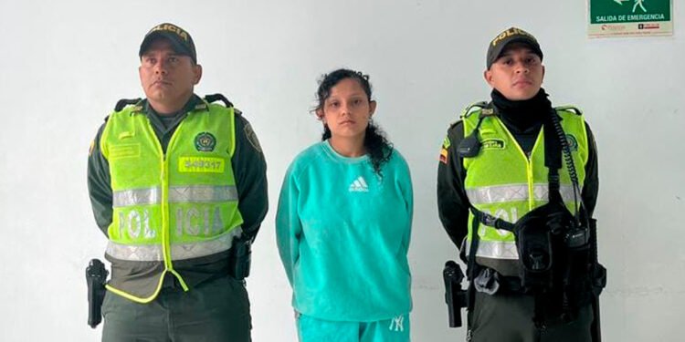 En el barrio La Cima capturaron una mujer por el hurto de un celular