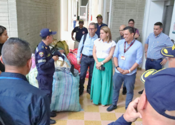 Bomberos Voluntarios de 10 municipios estrenan uniformes