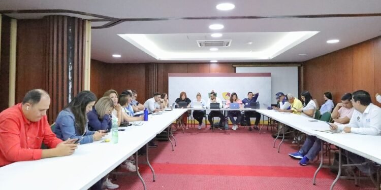 Gobernación del Tolima ordena evacuación preventiva de las comunidades más cercanas al volcán Nevado del Ruiz