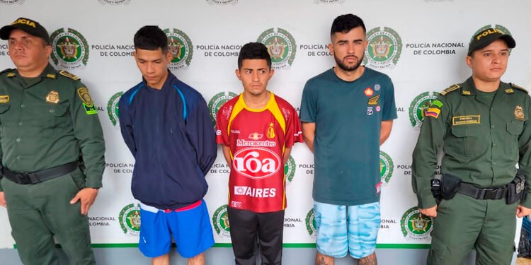 A la cárcel fueron enviados sujetos detenidos en cerro gordo con drogas y munición para fusil