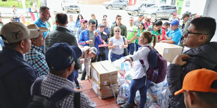 Alerta Naranja. Municipios cercanos al volcán nevado del Ruiz reciben acompañamiento