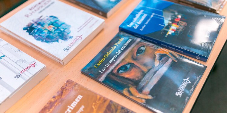 La Feria del Libro fue el gran escenario para que autores tolimenses lanzarán oficialmente sus escritos