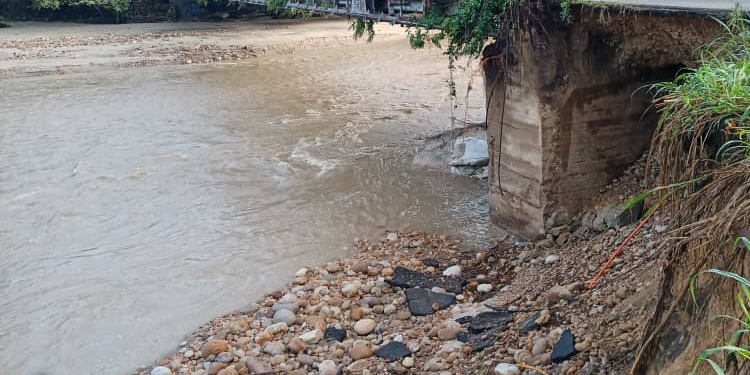 Motociclista en aparente estado de embriaguez murió luego de caer a las aguas del río La Yuca en Santa Isabel