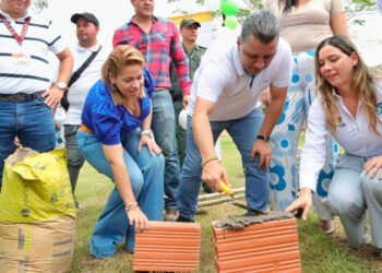 El gobernador Orozco puso la primera piedra del nuevo Pabellón de Agudos del Hospital Especializado Granja Integral de Lérida