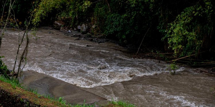IBAL restableció bocatomas y trabaja en la recuperación del servicio