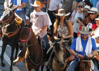 Alcaldía dio reversa y celebraron los caballistas porque habrá cabalgata con trago de por medio