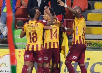 “El que no quiera jugar, que se quite la camiseta y que no sufra más” hinchada del Tolima