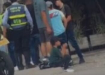 Atacaron con gas pimienta a los integrantes de una ambulancia por no dejar pasar un carro 