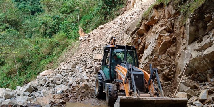 Vereda La Cima incomunicada por derrumbe en la vía