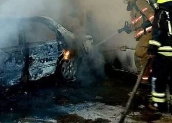 Incendio en un taller de Melgar consumió varios vehículos