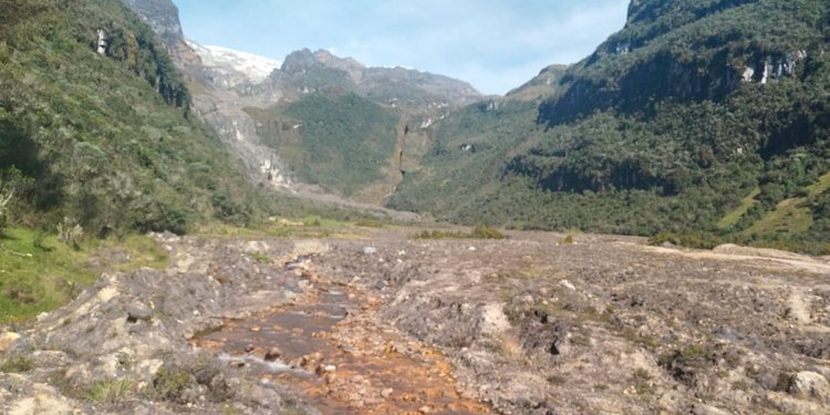 La comunidad de la zona próxima al volcán en Murillo denuncia que no se retira de sus fincas