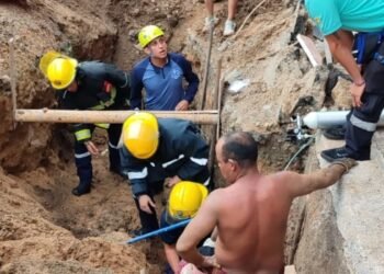 Un obrero estuvo a punto de morir sepultado bajo un alud de tierra