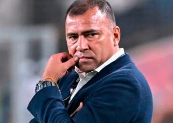 El técnico tolimemse Harold Rivera ya no es más entrenador del Santa Fé 