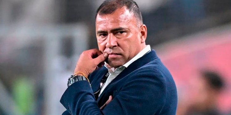 El técnico tolimemse Harold Rivera ya no es más entrenador del Santa Fé 