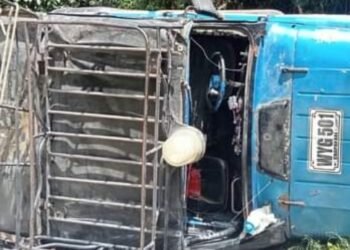 En zona rural de Chaparral se accidentó un vehículo que llevaba los alimentos del PAE