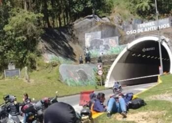 Un muerto y cinco heridos dejó accidente en la carretera Cajamarca – Calarcá 