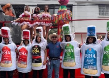 Tapa Roja, el aguardiente de los Tolimenses contagió de sabor, alegría y tradición el desfile del San Juan en Ibagué
