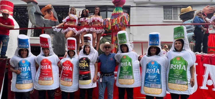 Tapa Roja, el aguardiente de los Tolimenses contagió de sabor, alegría y tradición el desfile del San Juan en Ibagué