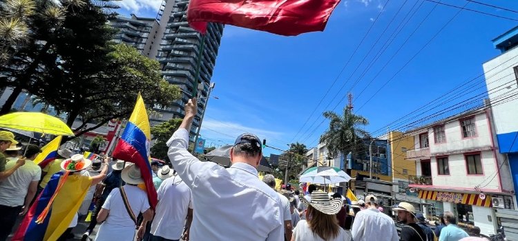 “¡No al Gobierno Petro!”: Ibagué también participó en “La Marcha de las Mayorías”