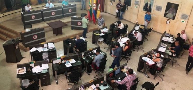 Agarrón entre cabildantes y Secretario General del Concejo de Ibagué en plena sesión 