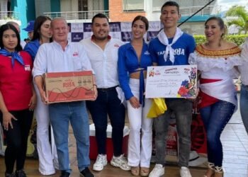 La Fábrica de Licores del Tolima hizo homenaje a los meseros de Ibagué