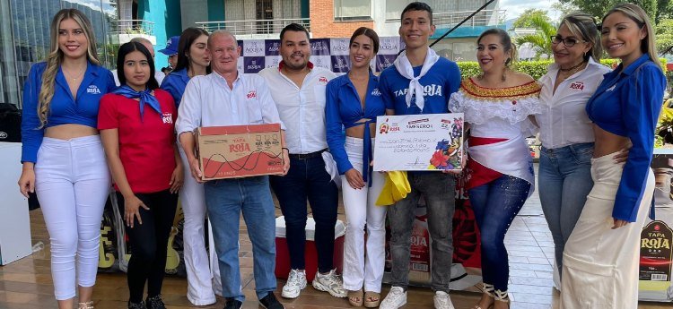 La Fábrica de Licores del Tolima hizo homenaje a los meseros de Ibagué