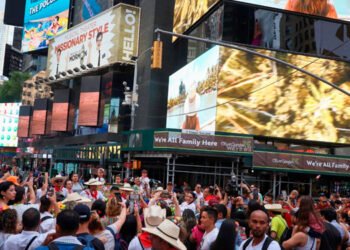 New York vibró al son de bambucos que presentaron a más de 1.000 personas el 49 Festival Folclórico Colombiano 