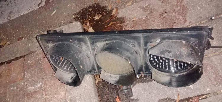 Completamente borracho estaba el conductor del camión que tumbó el semáforo de la avenida 37