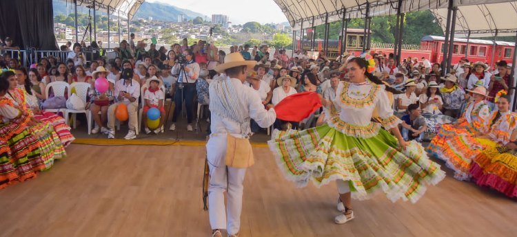 Derroche de talento en la muestra folclórica del Reinado Campesino del Folclor