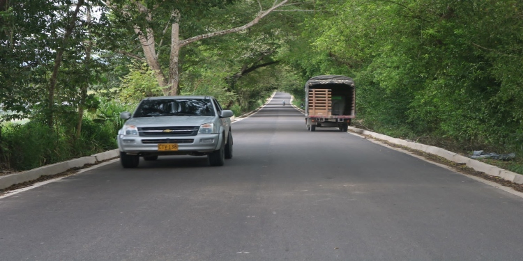 La Vía El Paso – Carmen de Apicalá llegó al 90% de mejoramiento