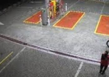 Supuestos clientes de una estación de servicio le robaron medio millón a Islero en Ibagué