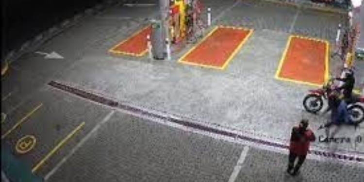 Supuestos clientes de una estación de servicio le robaron medio millón a Islero en Ibagué