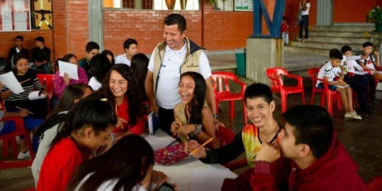 Alcalde de Santa Isabel reprende a padres de estudiantes para que se preocupen por el Pre-Icfes de sus hijos