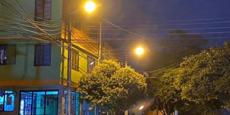 Modernización del alumbrado público anunciada para junio, solo lleva 20% en sus obras