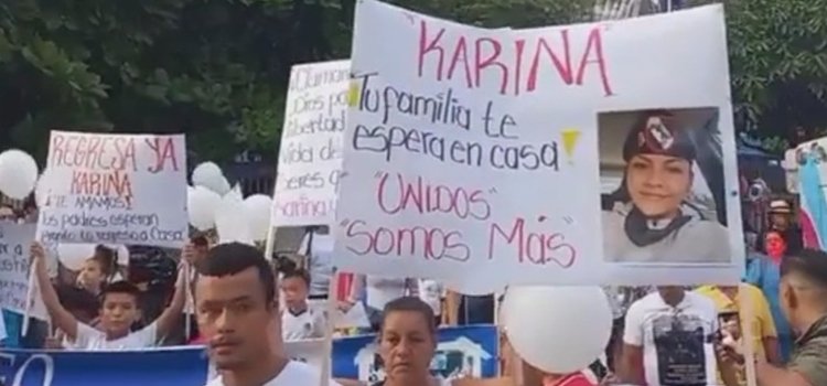 Melgar marchó para pedir la liberación de la sargento Karina Ramírez y sus hijos 