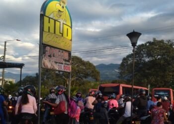 Transportadores completan 7 días de bloqueos y protestas