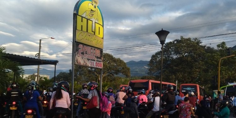 Transportadores completan 7 días de bloqueos y protestas