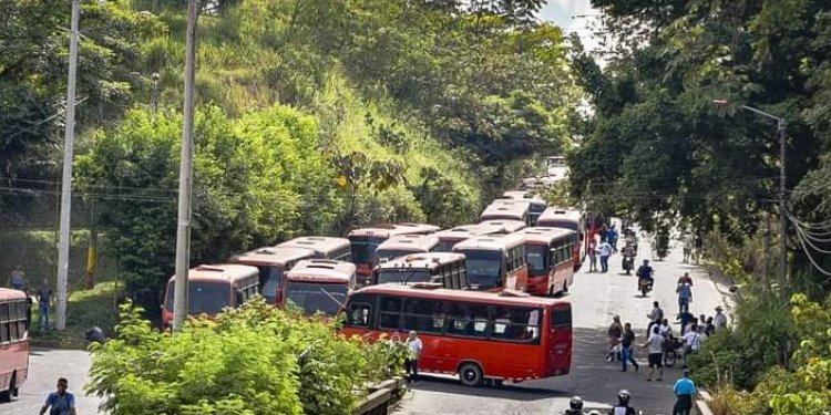 Propietarios de busetas en Ibagué denuncian manipulación y amenazas para protestar