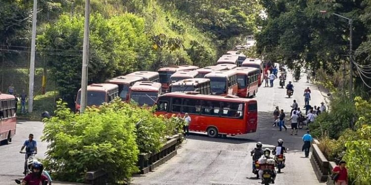 Con la inmovilización de varias busetas terminó operativo para el despeje de las vías de la ciudad