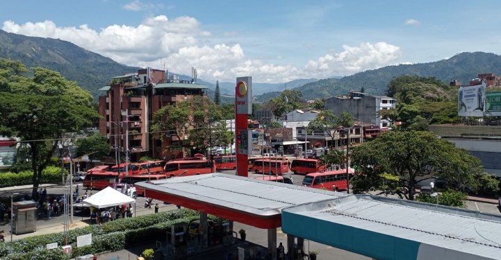 Vuelve y juega, Ibagué bloqueada y paralizada