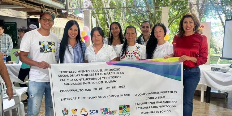 En Chaparral y San Antonio se fortalece el liderazgo social de las mujeres