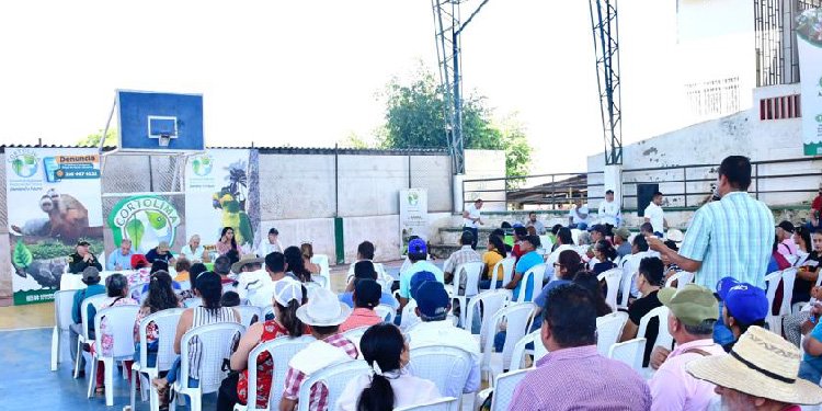 Cortolima entregó estufas eficientes y sistemas de tratamiento de aguas residuales en San Luis