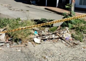 Daño de alcantarillado en el barrio Arkala tiene a los habitantes con la vía cerrada