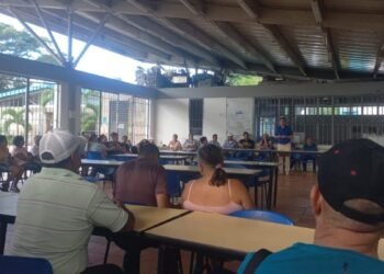 Comunidad de Alto de Gualanday reclaman agua potable al IBAL