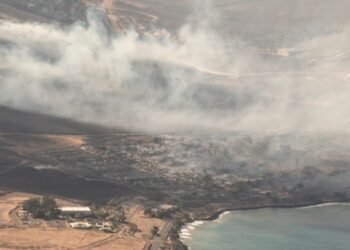 Incendio forestal que azota Hawái ya deja 55 personas fallecidas