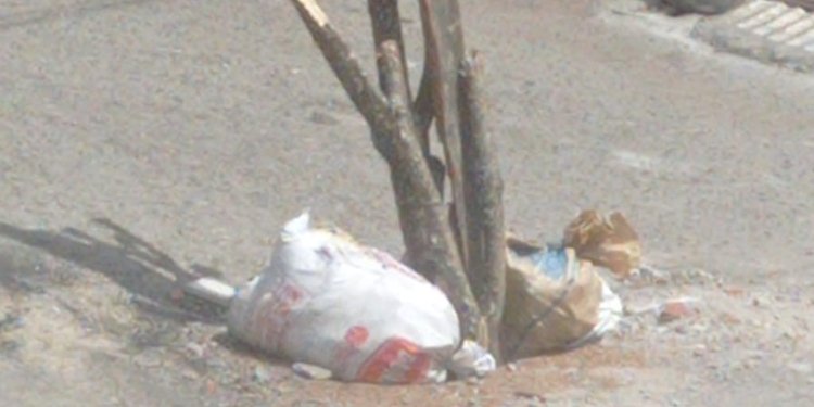 Habitantes del barrio Gaviota denuncian el mal estado de la red de alcantarillado que se está hundiendo