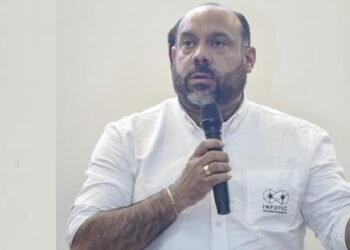 El gerente de INFOTIC, Adolfo Tejada, aclaró dudas y contestó las preguntas de la ciudadanía y medios de comunicación