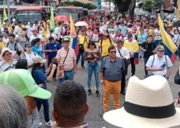 Sindicatos y transportadores realizan protestaron contra la Administración Municipal 