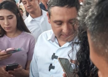 Ministro de las TIC hace entrega de 3.395 computadores, 18 laboratorios, para 139 instituciones educativas en el departamento