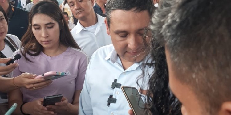 Ministro de las TIC hace entrega de 3.395 computadores, 18 laboratorios, para 139 instituciones educativas en el departamento